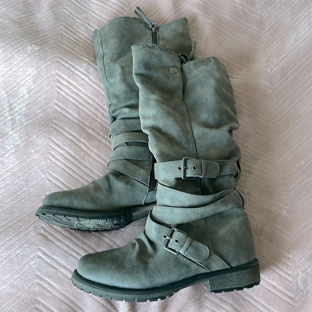Roxy grey suede winter boots